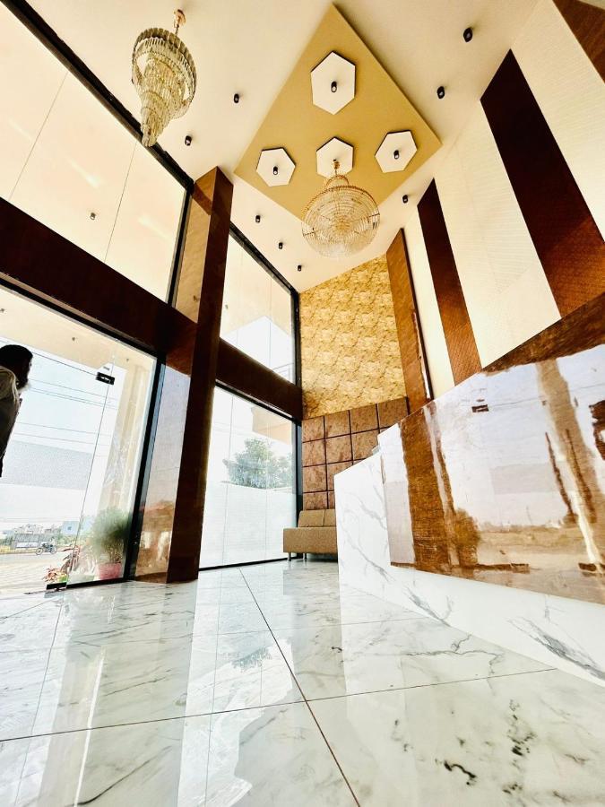 Clarks Collection Somnath Hotel Екстериор снимка