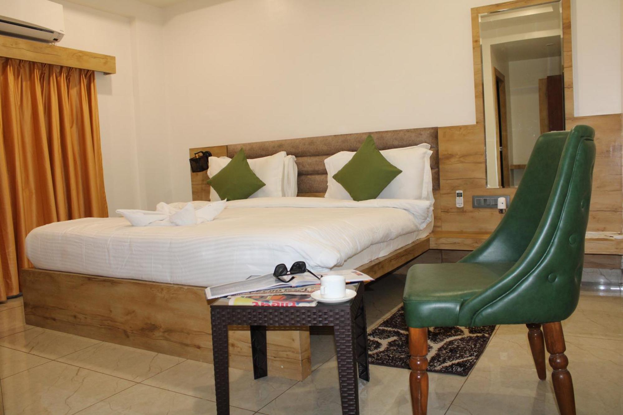 Clarks Collection Somnath Hotel Екстериор снимка