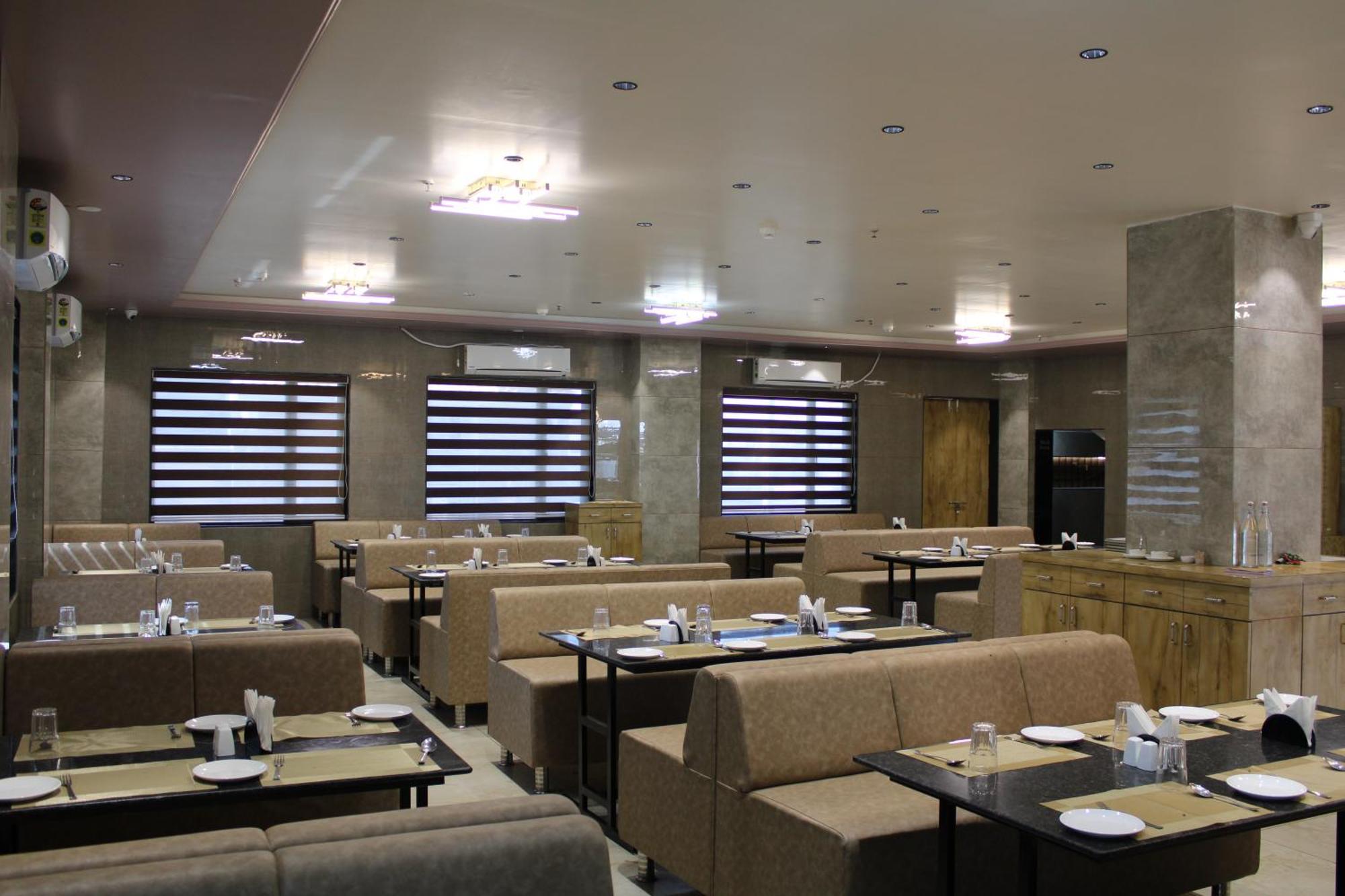 Clarks Collection Somnath Hotel Екстериор снимка