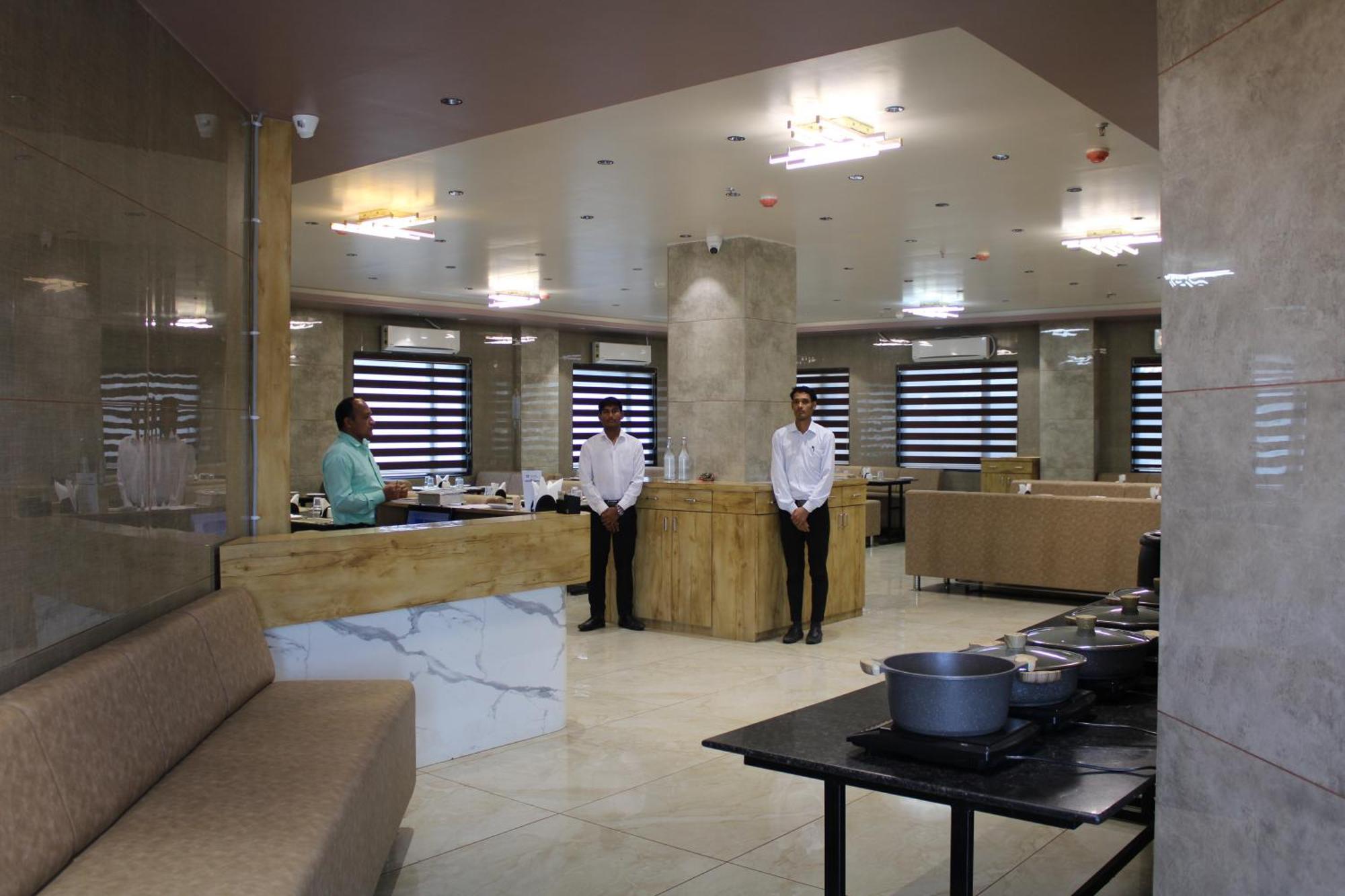 Clarks Collection Somnath Hotel Екстериор снимка