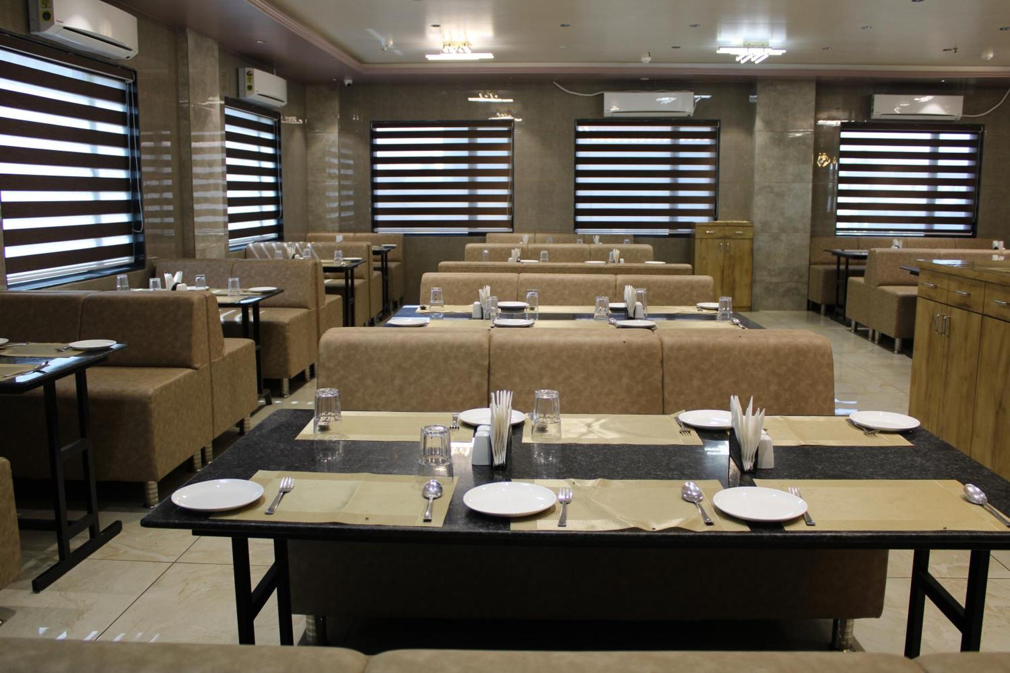 Clarks Collection Somnath Hotel Екстериор снимка